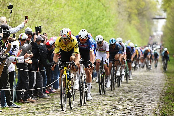girodociclismo.com.br tadej pogacar teve que puxar mais do que qualquer outro diretor da uae emirates analisa a derrota de pogacar para wout van aert image 6