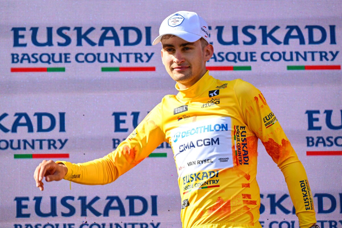 girodociclismo.com.br uae emirates enfrenta rival na disputa pelo jovem prodigio paul seixas frances entra na mira de gigantes do worldtour image 1
