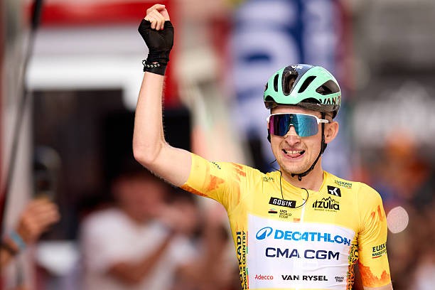 girodociclismo.com.br uma batalha entre tadej pogacar paul seixas e evenepoel lance armstrong comenta a liege bastogne liege assista o video image 2