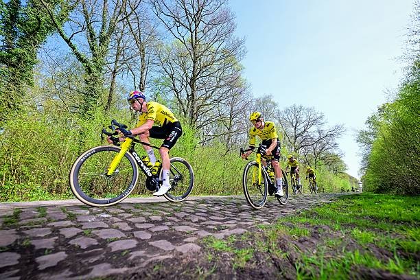 girodociclismo.com.br visma lease a bike revela a equipe para a paris roubaix 2026 wout van aert tera forte apoio no inferno do norte image