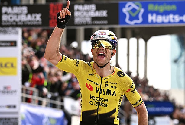 girodociclismo.com.br wout van aert cumpre promessa e homenageia ciclista falecido recebi uma mensagem dele as 4h15 da manha image