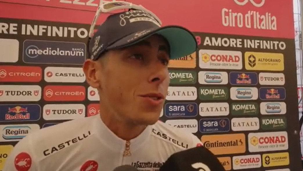 Giro d'Italia 2026: Afonso Eulálio revela a dureza da Etapa Rainha "os últimos 5 km mais longos da minha vida", assista o vídeo 1 girodociclismo.com.br afonso eulalio relata sofrimento apos a decisiva 19a etapa do giro ditalia image 1