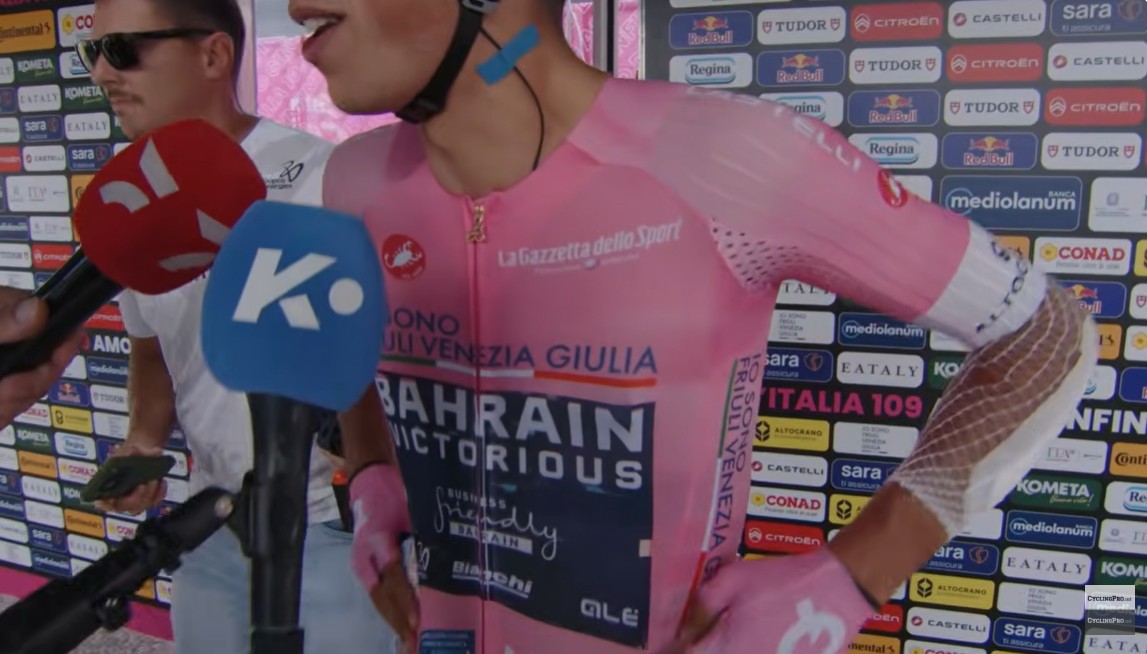 girodociclismo.com.br afonso eulalio vive emocao inedita com a maglia rosa no giro ditalia 2026 image 2