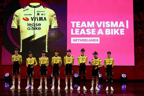 "Tenho a oportunidade de vencer os três Grand Tours" Jonas Vingegaard fala após a apresentação do Giro d'Italia; assista o vídeo 3 girodociclismo.com.br agora tenho a oportunidade de vencer os tres grand tours jonas vingegaard fala apos a apresentacao do giro ditalia assista o video image 2