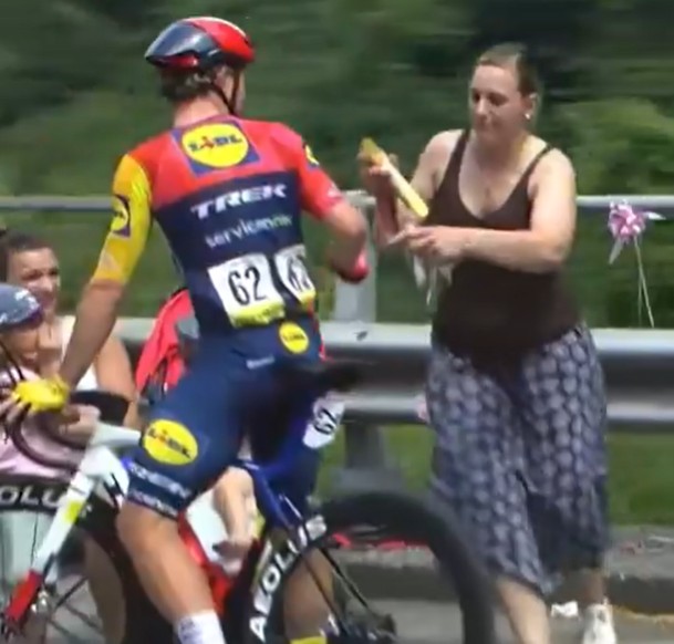 girodociclismo.com.br calor intenso e apoio familiar marcam a 17a etapa do giro image
