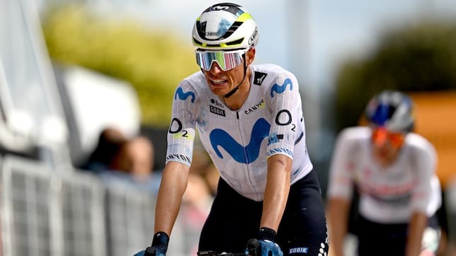 Giro d'Italia 2026: Capitão do WorldTour comete engano e utiliza uniforme feminino "tudo era do meu tamanho, até o bretelle" 3 girodociclismo.com.br enric mas enfrenta dificuldades em sua estreia no giro ditalia image 5