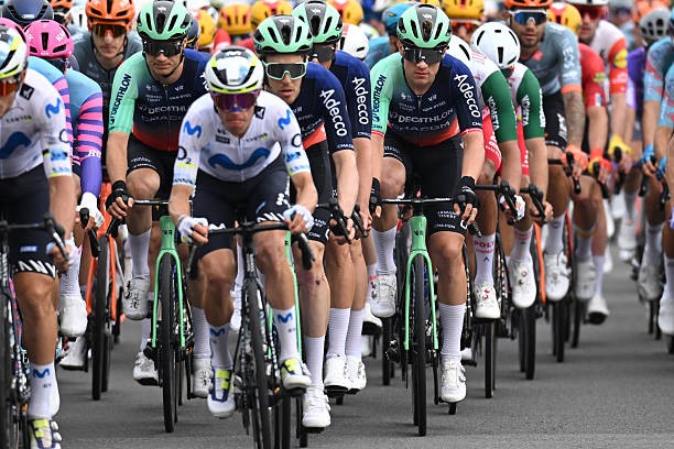 girodociclismo.com.br estou desapontado acho que cotoveladas foram dadas capitao do worldtour nao esconde decepcao no giro ditalia assista os videos image 1
