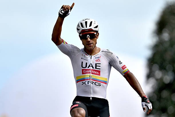 girodociclismo.com.br ex maglia ciclamino abandona o giro ditalia e uae emirates fica com somente 4 ciclistas na competicao image 1