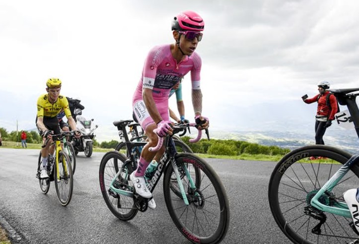 girodociclismo.com.br giro ditalia 2026 afonso eulalio fala apos manter a maglia rosa sofri ao maximo no final eu explodi assista entrevista image 1