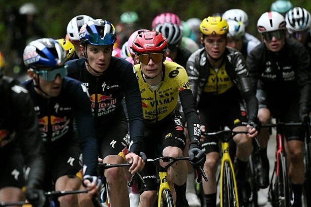girodociclismo.com.br giro ditalia 2026 jonas vingegaard analisa a lideranca de afonso eulalio ele vai manter a maglia rosa nao ha como tirar 6 minutos assista o video image 1