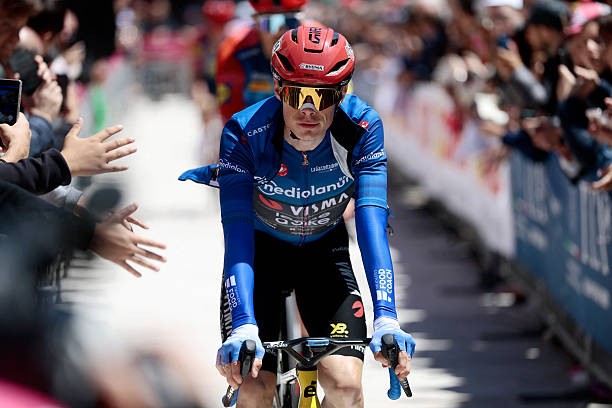 girodociclismo.com.br giro ditalia 2026 jonas vingegaard fala antes da etapa decisiva eu nao estou na lideranca a corrida esta aberta assista o video image
