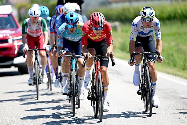 girodociclismo.com.br giro ditalia 2026 jonas vingegaard vence a 9a etapa apos ataque fulminante afonso eulalio mantem a lideranca confira os resultados e a chegada image 8
