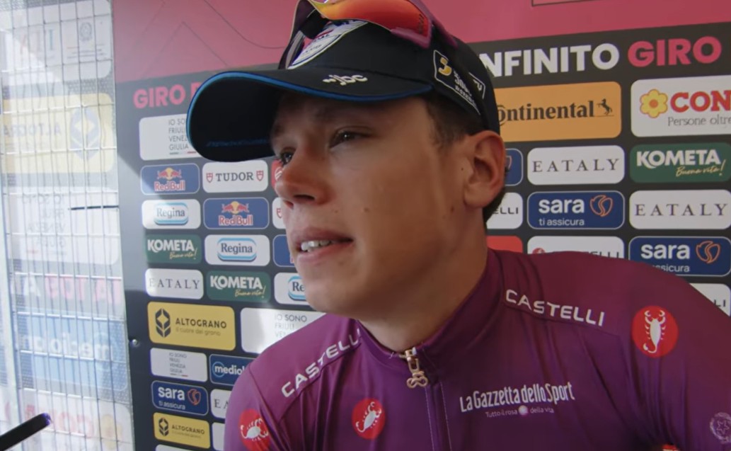 girodociclismo.com.br giro ditalia 2026 maglia ciclamino critica fortemente a movistar nao sei se fizeram isso para dar espetaculo assista o video image 1