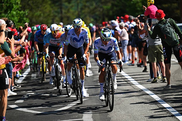 girodociclismo.com.br giro ditalia 2026 maglia ciclamino critica fortemente a movistar nao sei se fizeram isso para dar espetaculo assista o video image 2