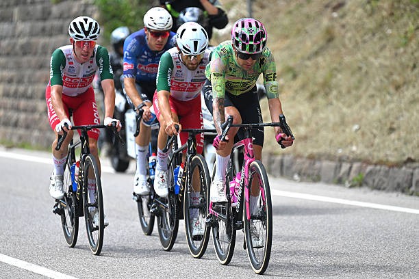 girodociclismo.com.br giro ditalia 2026 michael valgren vence a 18a etapa jonas vingegaard segue lider confira os resultados e a chegada image 3