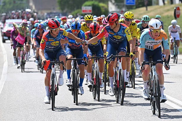 girodociclismo.com.br giro ditalia 2026 michael valgren vence a 18a etapa jonas vingegaard segue lider confira os resultados e a chegada image 5