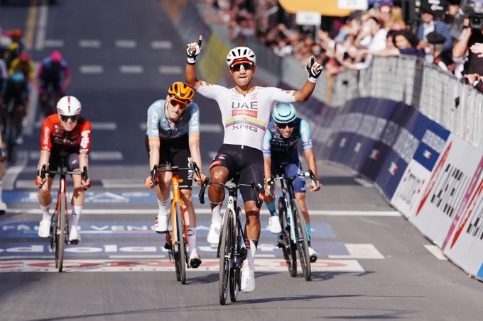 girodociclismo.com.br giro ditalia 2026 paul magnier vence a 4a etapa em final eletrizante confira os resultados e a chegada image 18