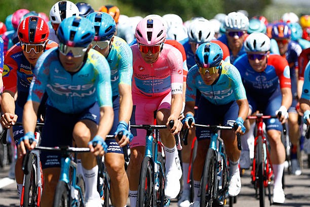 girodociclismo.com.br giro ditalia 2026 paul magnier vence a 4a etapa em final eletrizante confira os resultados e a chegada image 3