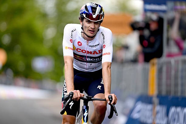 Giro d'Italia 2026: Red Bull Bora busca explicações após fracasso de seu capitão "os médicos vão investigar, não posso falar" 1 girodociclismo.com.br giro ditalia 2026 red bull bora busca explicacoes apos fracasso de seu capitao os medicos vao investigar nao posso falar image