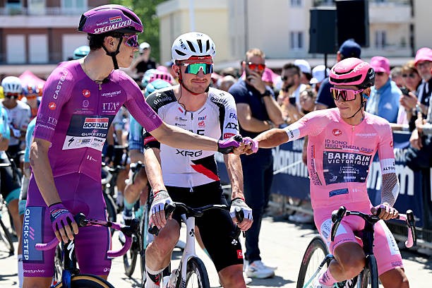 Giro d'Italia 2026: "Vamos tentar controlar o dia todo" Maglia Ciclamino revela estratégia para a etapa, assista o vídeo 4 girodociclismo.com.br giro ditalia 2026 vamos tentar controlar o dia todo maglia ciclamino revela estrategia para a etapa assista o video image 3
