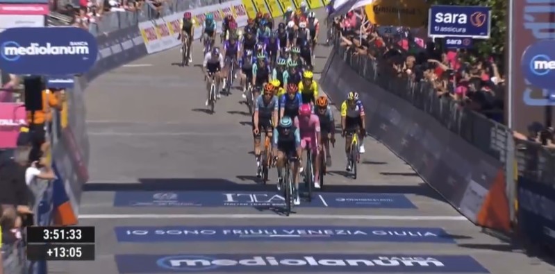 Alberto Bettiol vitória etapa 13 Giro d'Italia 2026 Tactical Chess: How Eulálio and His Rivals Are Playing the Game