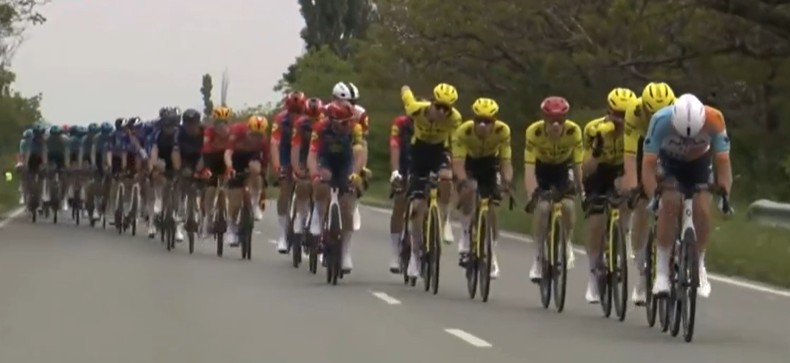 girodociclismo.com.br giro ditalia 2026 vence a 2a etapa e assume a lideranca confira os resultados e a chegada image 3