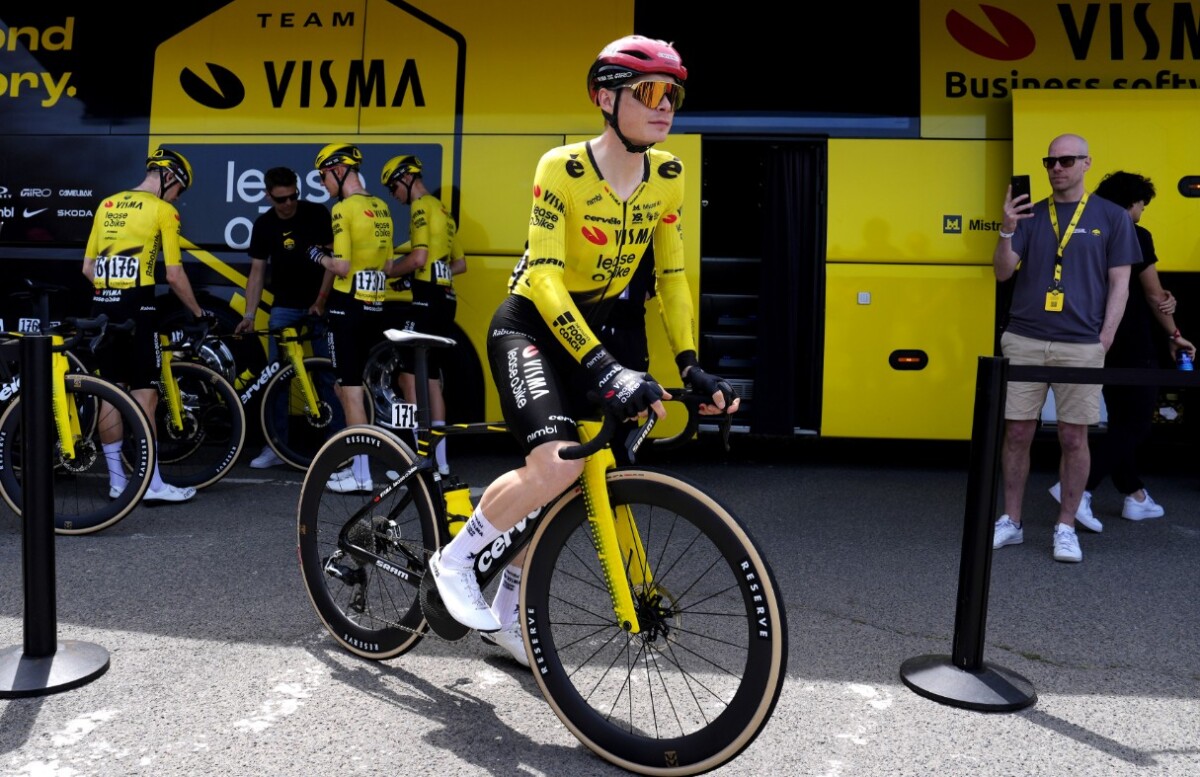 Jonas Vingegaard fala antes da largada do Giro d'Italia, "em 3 das 4 últimas edições tudo mudou na última etapa"; assista o vídeo 2 girodociclismo.com.br hoje eu nao tenho chance jonas vingegaard concede entrevista antes da largada do giro ditalia assista o video image 1