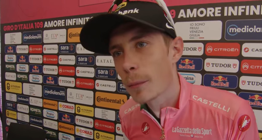 Jonas Vingegaard dá detalhes da vitória no Giro d'Italia "garantimos que os caras da fuga não tivessem companheiros", assista o vídeo 1 girodociclismo.com.br jonas vingegaard da detalhes da vitoria no giro ditalia garantimos que os caras da fuga nao tivessem companheiros assista o video image