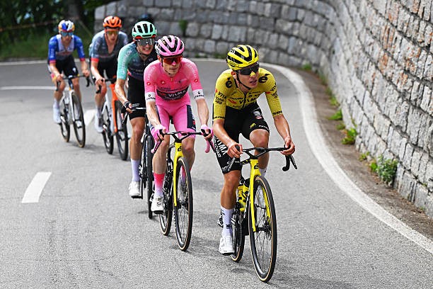 girodociclismo.com.br jonas vingegaard envia um recado a tadej pogacar estamos mais fortes demos um passo em frente assista o video image