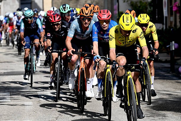 girodociclismo.com.br jonas vingegaard vestira a maglia rosa afonso eulalio ficara entre os 3 ou 5 primeiros ex diretor de lance armstrong analisa a decisiva etapa do giro image 5