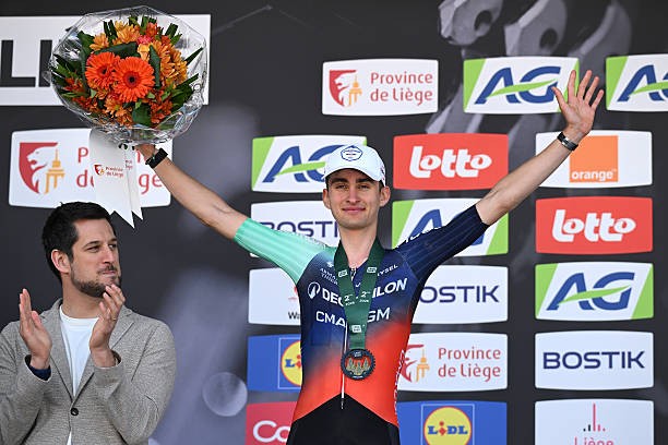 girodociclismo.com.br lenda do ciclismo reage as acusacoes de doping de tadej pogacar se fosse frances seria normal assista o video image 2