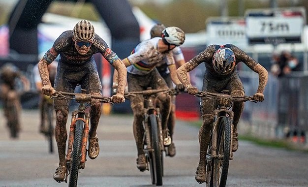 Mathieu van der Poel está fora da Copa do Mundo de MTB, organização ...