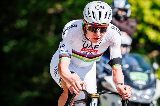 Tadej Pogacar inicia preparação para o Tour de France "ele vai começar a treinar em altitude" revela diretor da UAE Emirates 1 girodociclismo.com.br tadej pogacar inicia preparacao para o tour de france ele vai comecar a treinar em altitude revela diretor da uae emirates image 1
