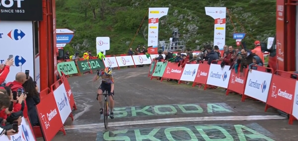 Vuelta a España Feminina: Anna van der Breggen vence a 6ª etapa e assume a liderança, confira os resultados e a chegada 6 girodociclismo.com.br vuelta a espana feminina anna van der breggen vence a 6a etapa e assume a lideranca confira os resultados e a chegada image 3