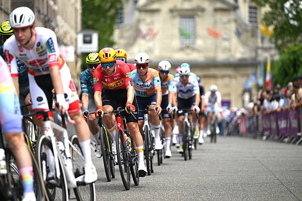 Baloise Belgium Tour: Biniam Girmay vence a 1ª etapa em final eletrizante, confira os resultados e a chegada 4 girodociclismo.com.br biniam girmay vence a 1a etapa do baloise belgium tour em final eletrizante confira os resultados e a chegada image 12