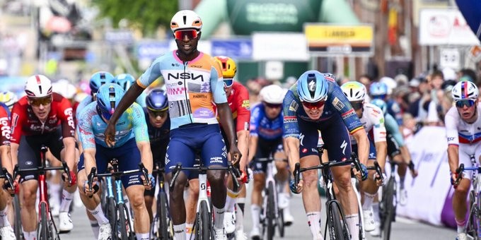 Baloise Belgium Tour: Biniam Girmay vence a 1ª etapa em final eletrizante, confira os resultados e a chegada 6 girodociclismo.com.br biniam girmay vence a 1a etapa do baloise belgium tour em final eletrizante confira os resultados e a chegada image 5