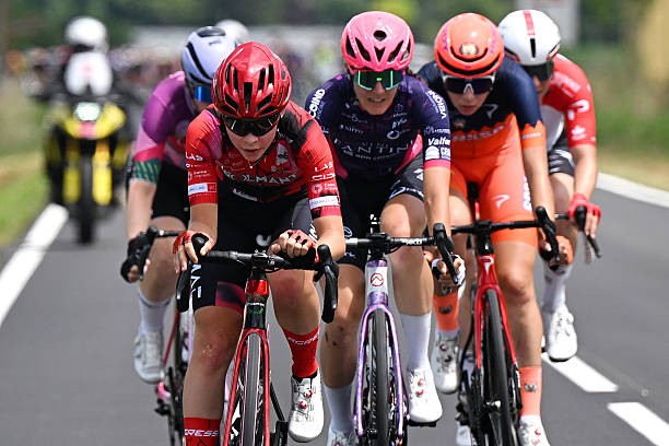 girodociclismo.com.br celia gery vence a 7a etapa do giro ditalia feminino elisa borghini amplia a lideranca confira os resultados e a chegada image 2