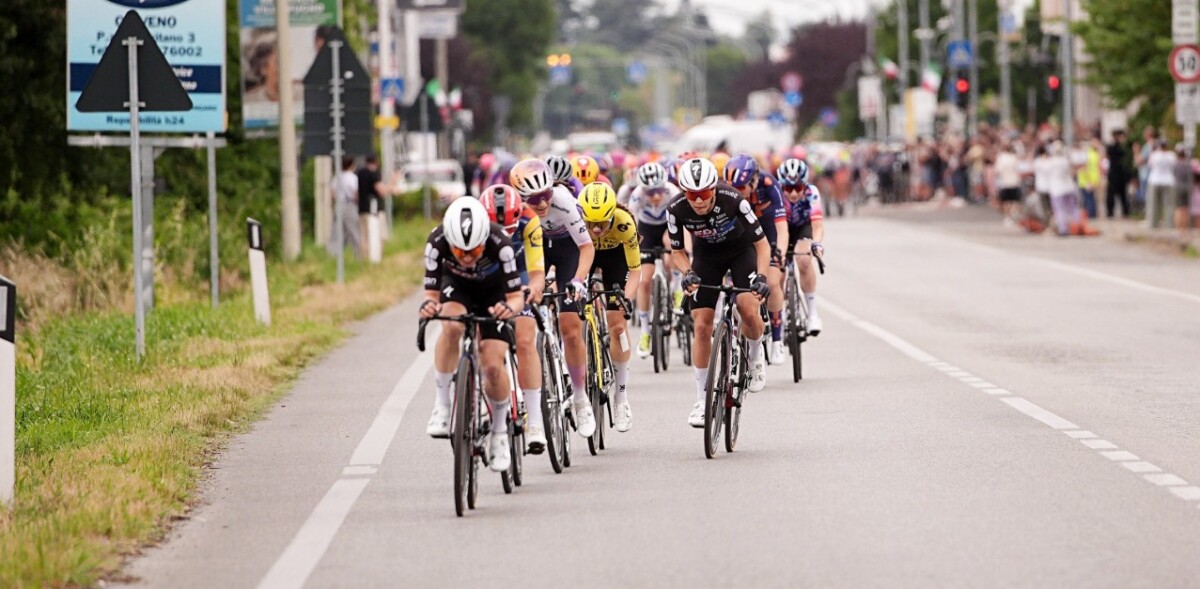 girodociclismo.com.br demi vollering vence a encurtada etapa rainha do giro ditalia confira os resultados e a chegada image 4