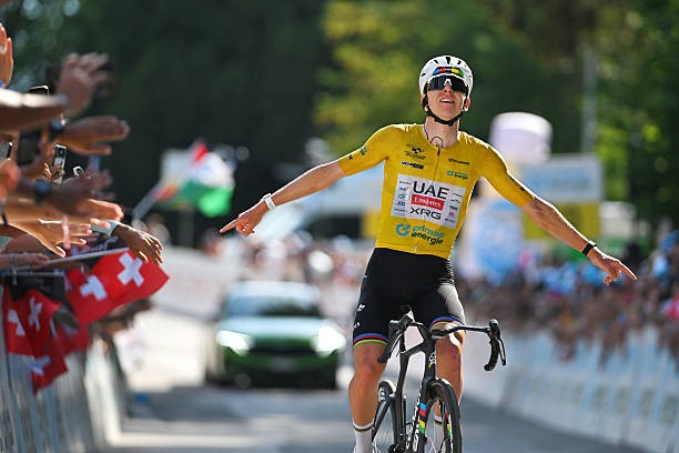 Tadej Pogacar provoca desânimo no pelotão "desilusão é a primeira palavra que me vem à mente" afirma ciclista do WorldTour 1 girodociclismo.com.br desilusao e a primeira que me vem a mente tadej pogacar impressiona o pelotao apos amplo dominio image