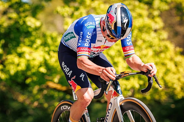 girodociclismo.com.br e tadej pogacar depois os outros evenepoel nao sabe qual pedal pressionar diretor da lenda bernard hinault projeta o tour de france image 8