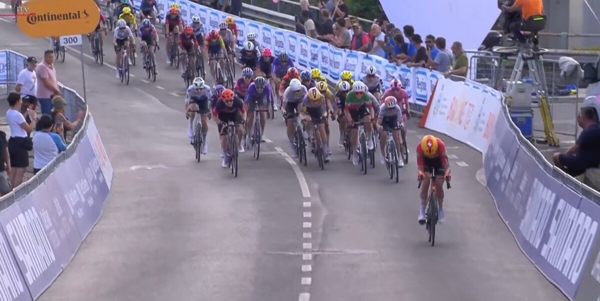 Elisa Balsamo vence a 3ª etapa do Giro d'Italia Feminino, confira os resultados e a chegada 6 girodociclismo.com.br elisa balsamo vence a 3a etapa do giro ditalia feminino e amplia dominio image 12