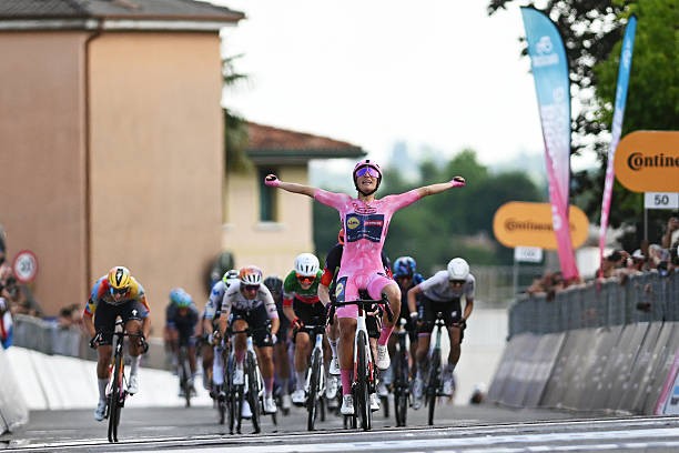 Elisa Balsamo vence a 3ª etapa do Giro d'Italia Feminino, confira os resultados e a chegada 7 girodociclismo.com.br elisa balsamo vence a 3a etapa do giro ditalia feminino e amplia dominio image 14