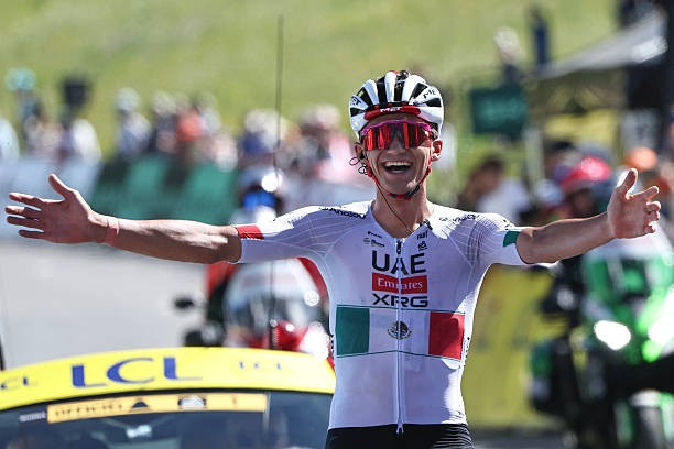 girodociclismo.com.br isaac del toro esta cada vez mais parecido com tadej pogacar vencedor de 4 etapas do tour de france analisa o mexicano image