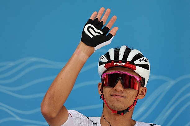 Isaac del Toro inicia o Critérium du Dauphiné pensando no Tour de France "acostumar com o estilo defensivo", assista o vídeo 2 girodociclismo.com.br isaac del toro inicia o criterium du dauphine pensando no tour de france acostumar com o estilo defensivo assista o video image 2