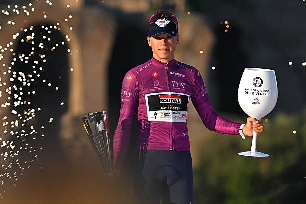 girodociclismo.com.br jonas vingegaard entra para a historia e garante maior premiacao do giro ditalia 2026 image 2