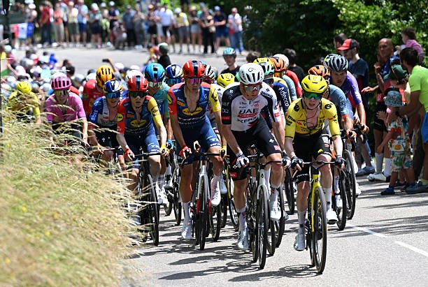 Juan Ayuso analisa o Critérium du Dauphiné e projeta o decisivo contrarrelógio "espero terminar 2 segundos na frente", assista o vídeo 3 girodociclismo.com.br juan ayuso analisa o criterium du dauphine e projeta o decisivo contrarrelogio espero que a gente termine 2 segundos na frente image 2