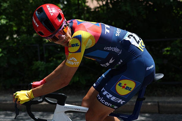 Juan Ayuso analisa o Critérium du Dauphiné e projeta o decisivo contrarrelógio "espero terminar 2 segundos na frente", assista o vídeo 4 girodociclismo.com.br juan ayuso analisa o criterium du dauphine e projeta o decisivo contrarrelogio espero que a gente termine 2 segundos na frente image 6