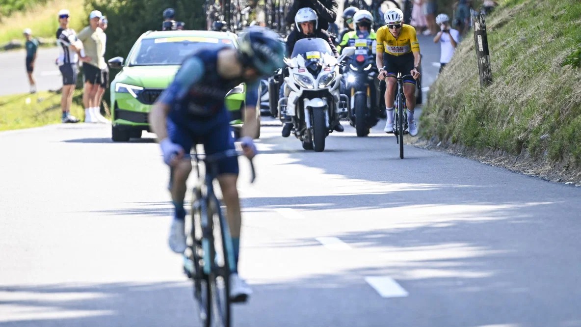 "Não ia pedir para Tadej Pogacar me deixar ganhar", Lenny Martinez lamenta derrota no Tour de Suisse, assista a entrevista 1 girodociclismo.com.br martinez lamenta vitoria escapada por pouco image