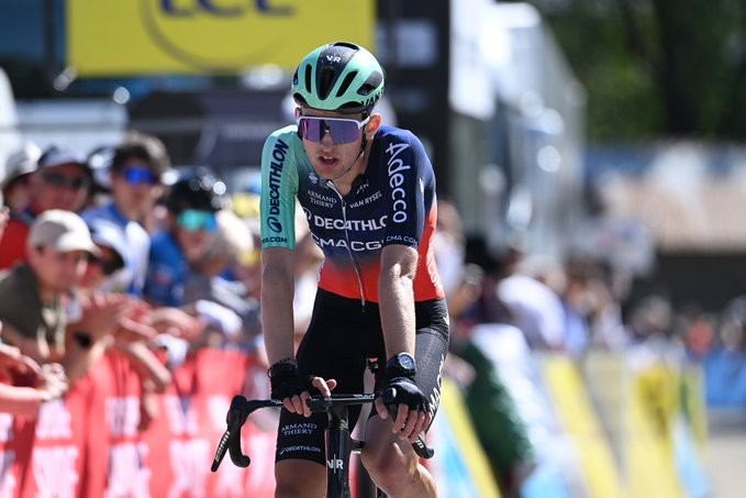 Paul Seixas abre o jogo após a chegada no Critérium du Dauphiné "agora vamos tornar a corrida realmente difícil" 1 girodociclismo.com.br paul seixas abre o jogo apos a chegada no criterium du dauphine agora vamos tornar a corrida realmente dificil image 6