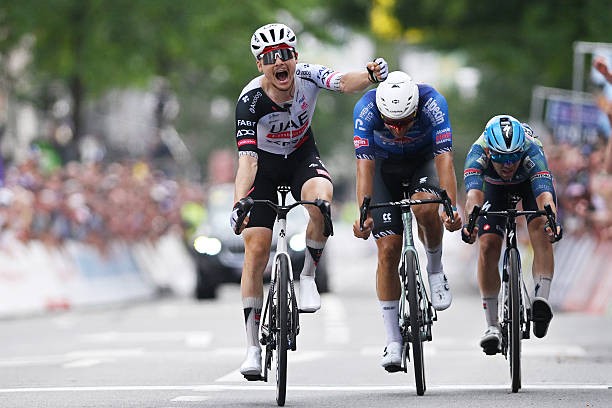 girodociclismo.com.br rune herregodts surpreendente favoritos e vence o campeonato belga de estrada confira os resultados e a chegada image 2